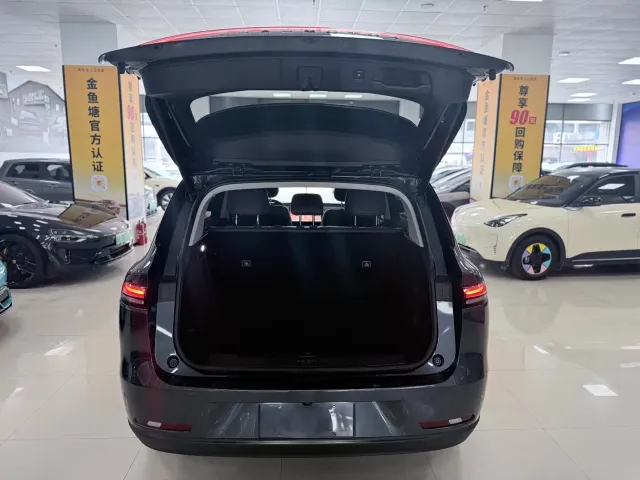 Leapmotor C10 — Фото автомобиля 10