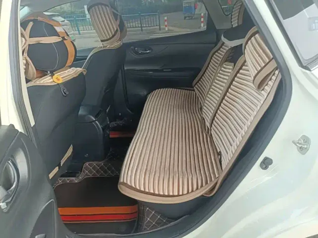 Nissan Tiida — Фото автомобиля 16