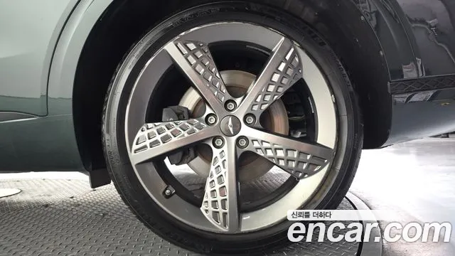 Genesis GV70 2.5T Бензин AWD — Фото автомобиля 18