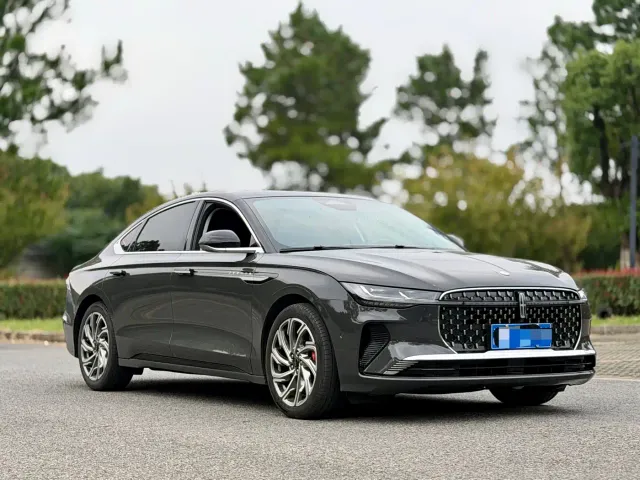 Lincoln Z — Фото автомобиля 3