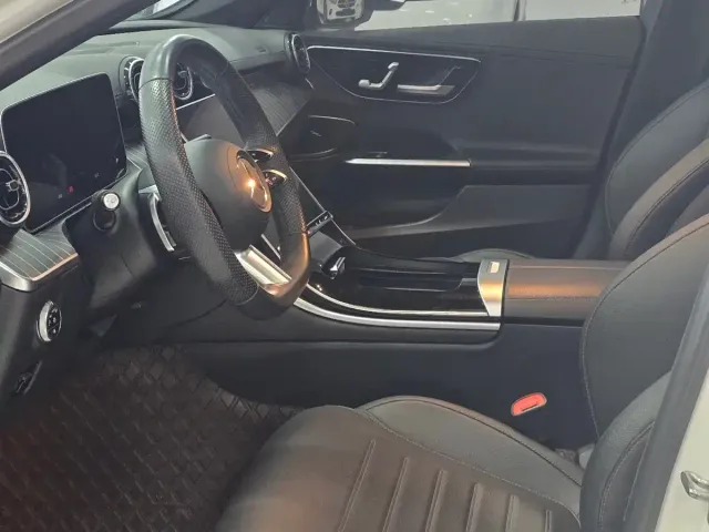 Mercedes-Benz C-Class — Фото автомобиля 4