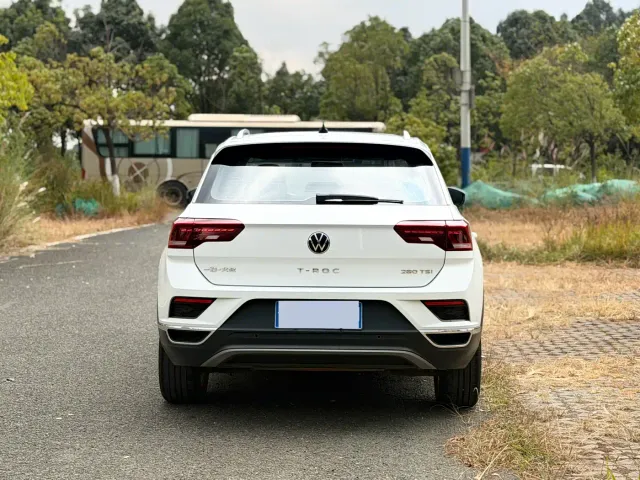 Volkswagen T-Roc — Фото автомобиля 3