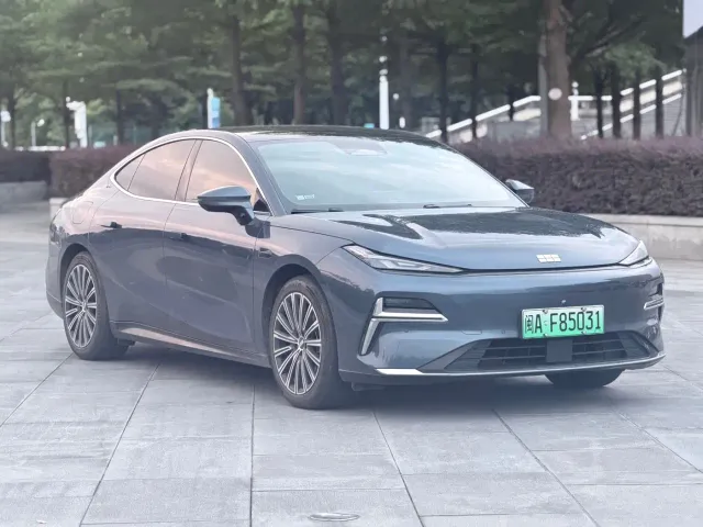 Geely Galaxy Xingyao 8 — Фото автомобиля 3