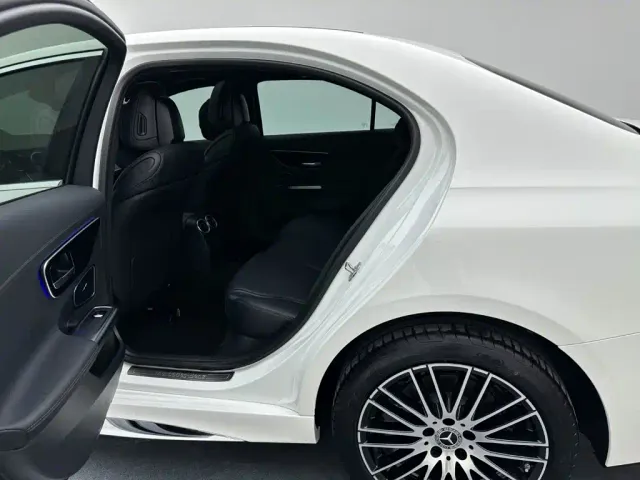 Mercedes-Benz C-Class — Фото автомобиля 18