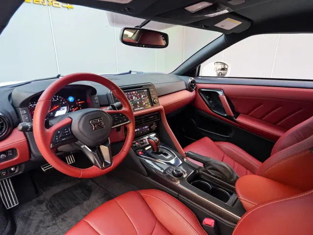 Nissan GT-R — Фото автомобиля 17