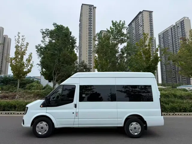 Jiangling JMC Fushun 2022 2.0T Manual Multi-purpose Passenger Vehicle Medium Wheelbase Medium-high Roof 6-7 seater — Фото автомобиля 5