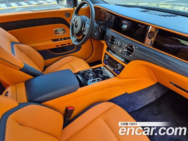 Rolls-Royce Spectre — Фото автомобиля 17