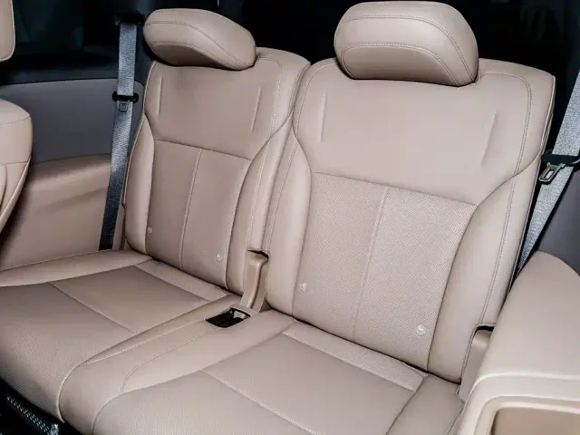 Li Auto i8 — Фото автомобиля 11