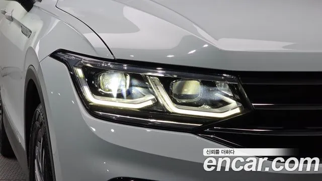 Volkswagen Tiguan Tiguan 2 поколение 2.0 TDI 4Motion Prestige — Фото автомобиля 22