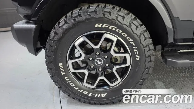 Ford Bronco — Фото автомобиля 5