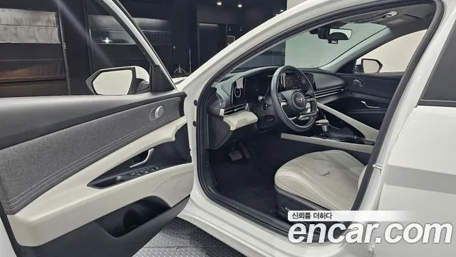 Hyundai Avante CN7 — Фото автомобиля 10