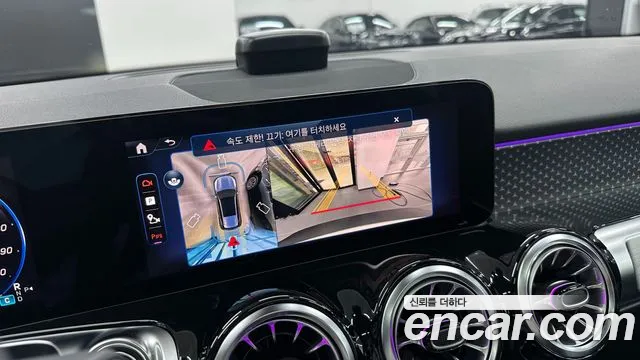 Mercedes-Benz EQB — Фото автомобиля 12
