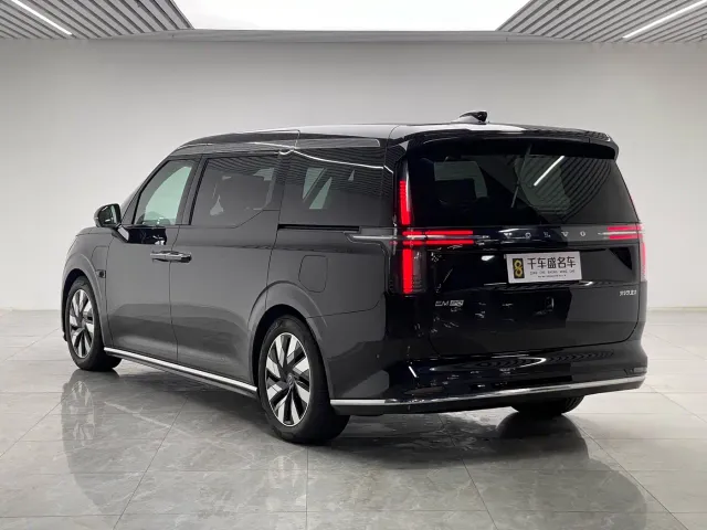 Volvo EM90 — Фото автомобиля 4