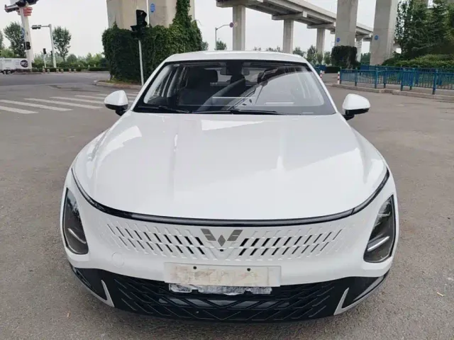 Wuling Starlight — Фото автомобиля 2