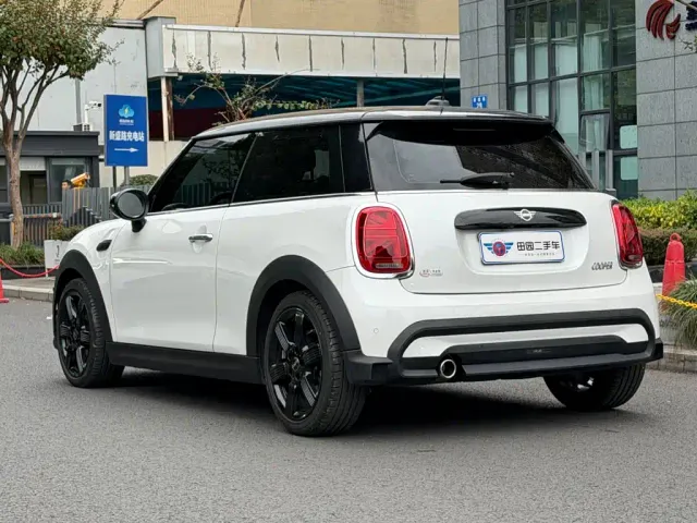 MINI Hatch — Фото автомобиля 4