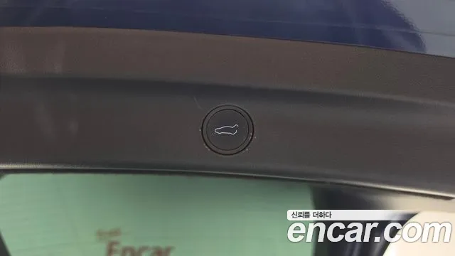 Tesla Model Y — Фото автомобиля 23