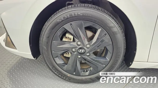 Hyundai Avante CN7 — Фото автомобиля 5