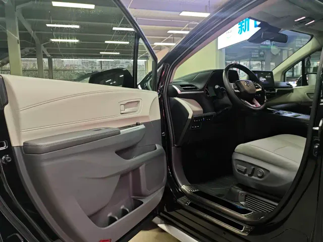 Toyota Granvia — Фото автомобиля 4