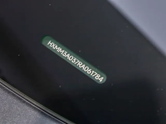 Xiaomi SU7 — Фото автомобиля 21