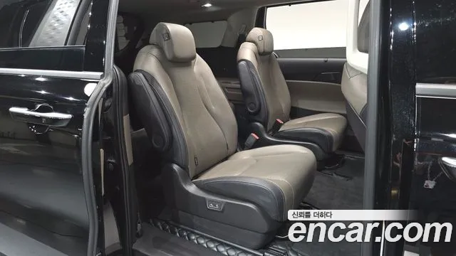Kia Carnival 4th Gen — Фото автомобиля 11
