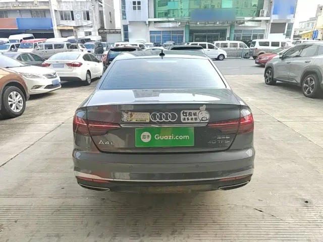 Audi A4L — Фото автомобиля 5