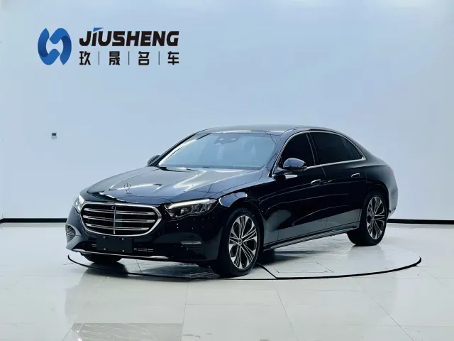 Фотография автомобиля — Mercedes-Benz E-Class