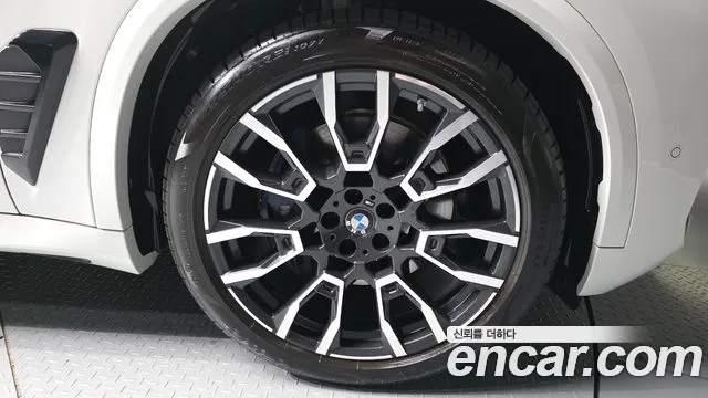BMW X5 xDrive 40i M Sport — Фото автомобиля 16