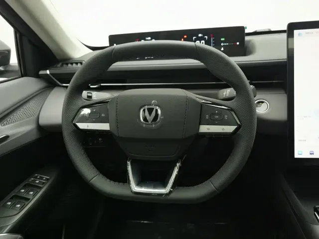 Changan Eado — Фото автомобиля 11