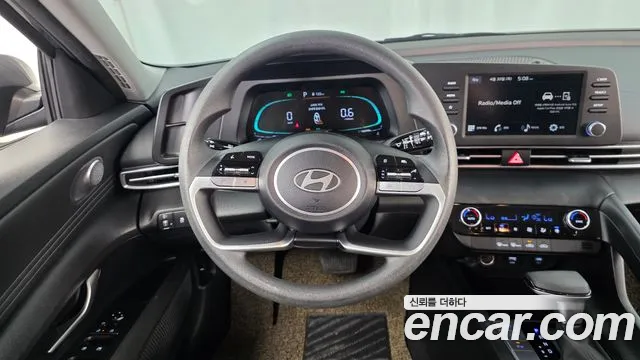 Hyundai AVANTE Новый Avante (CN7) — Фото автомобиля 13