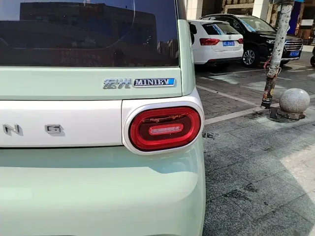 Wuling Hongguang Mini EV — Фото автомобиля 7