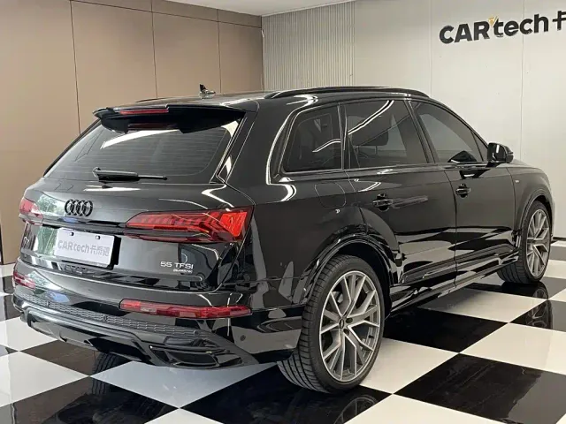 Audi Q7 — Фото автомобиля 5