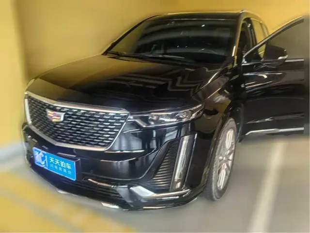 Фотография автомобиля — Cadillac XT6