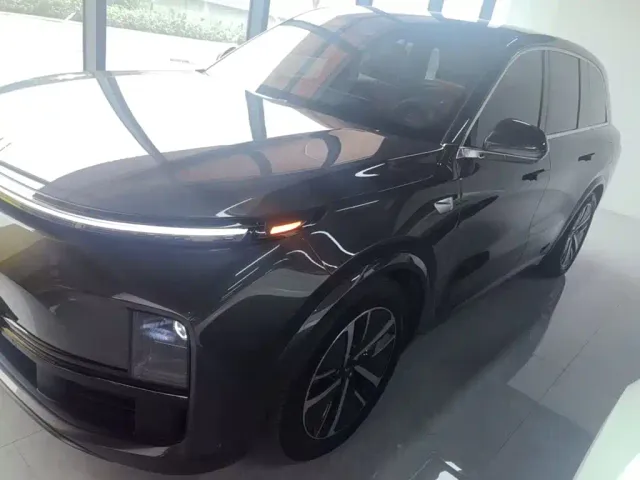 Фотография автомобиля — Li Auto L8