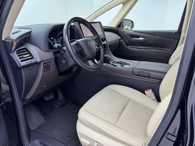Toyota Alphard — Фото автомобиля 4