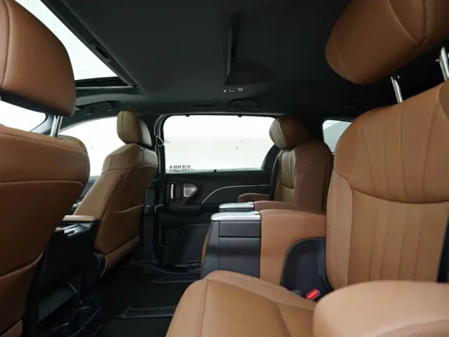 Toyota Sienna — Фото автомобиля 20