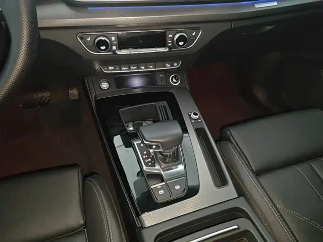 Audi Q5L — Фото автомобиля 13