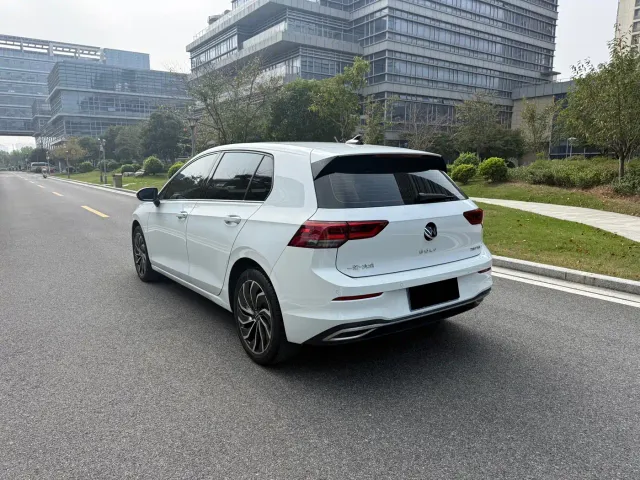 Volkswagen Golf — Фото автомобиля 5
