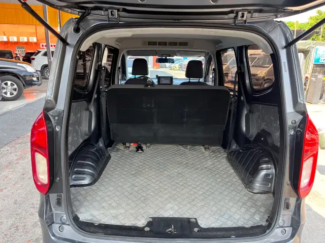 Wuling Hongguang — Фото автомобиля 17