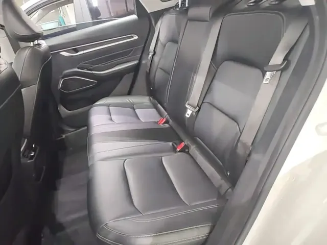 Geely Emgrand — Фото автомобиля 16