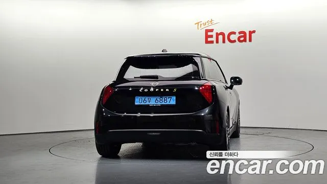 MINI Cooper 4th Gen — Фото автомобиля 4