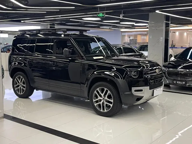 Land Rover Defender — Фото автомобиля 3