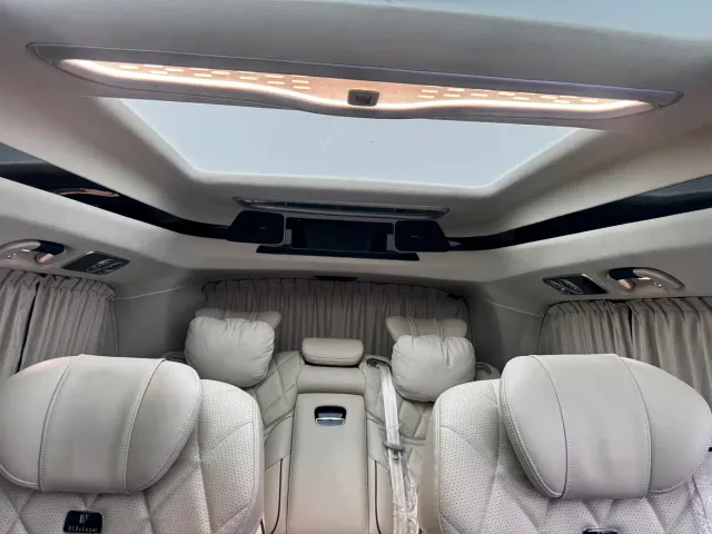 Mercedes-Benz V-Class — Фото автомобиля 6
