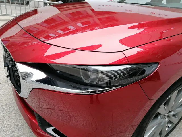 Mazda Axela — Фото автомобиля 7