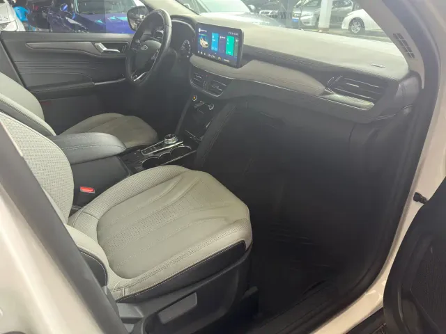 Ford Escape — Фото автомобиля 17