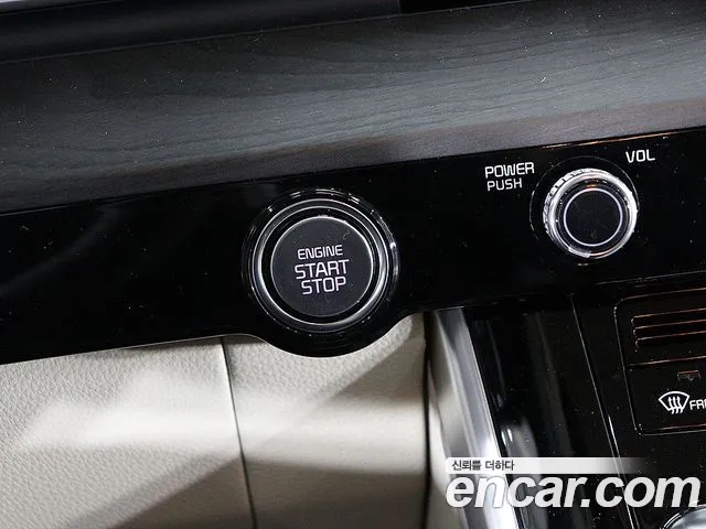 Kia Carnival Generation 4 — Фото автомобиля 11
