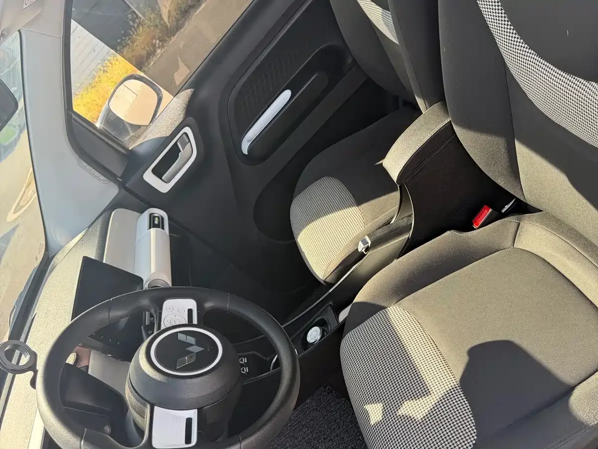Wuling Motors Hongguang MINIEV 2024 3rd Generation 215km Youth Edition — Фото автомобиля 8