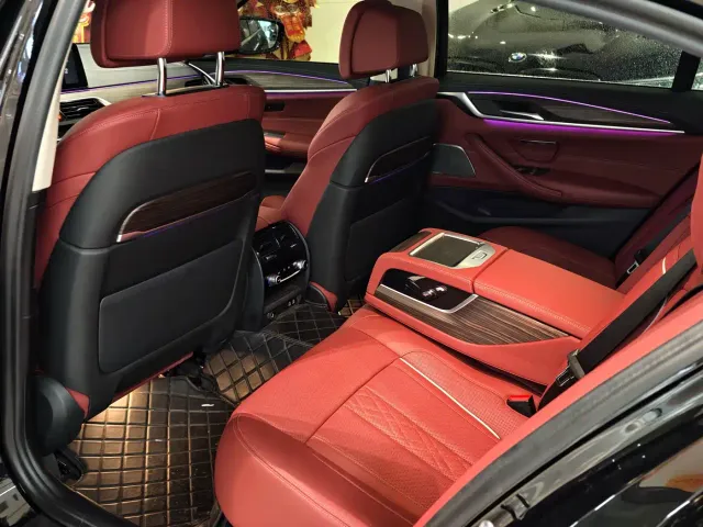 BMW 5 Series — Фото автомобиля 3