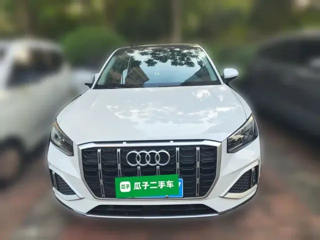 Audi Q2L — Фото автомобиля 2