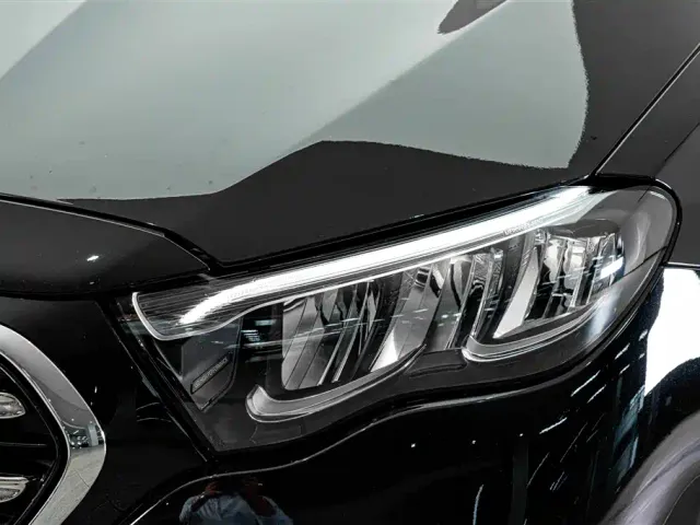 Mercedes-Benz E-Class — Фото автомобиля 4