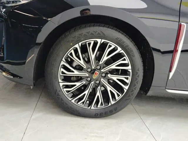 Hongqi H5 — Фото автомобиля 6